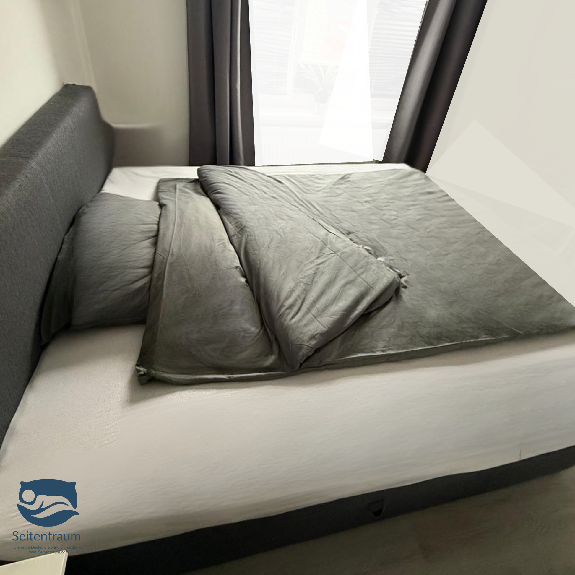 Seitenschläferdecke Solo-Set in Grau auf einem Doppelbett ausgebreitet