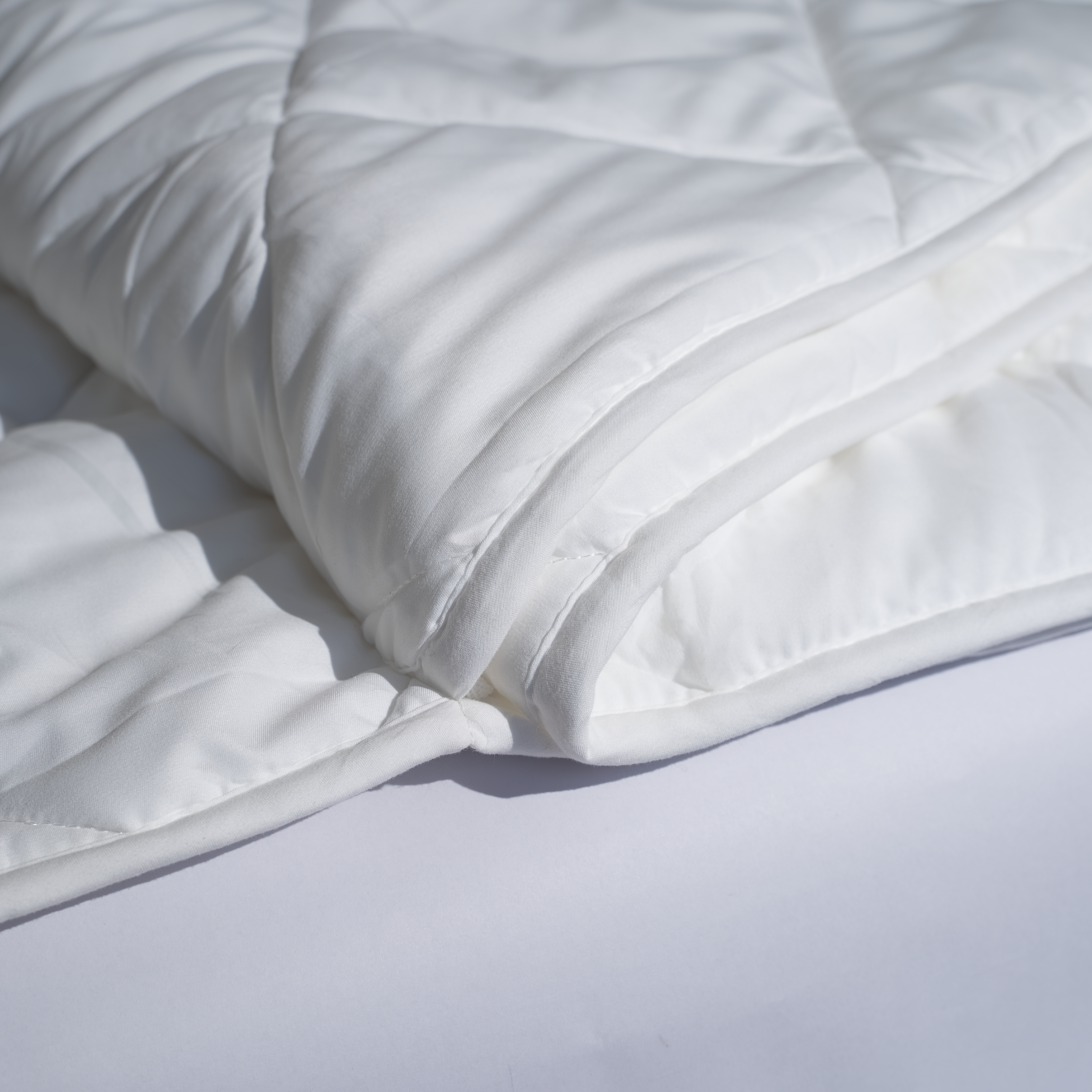 Detailaufnahme der Seitentraum Seitenschläferdecke mit integriertem Flügel zur Abdeckung des Arms in Seitenlage